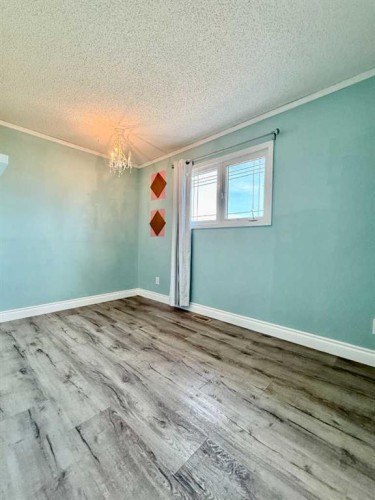 100 Silica Place, Fort Mcmurray, AB - Indoor Photo Showing Other Room