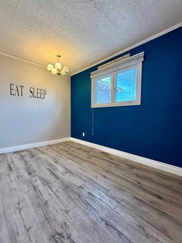 100 Silica Place, Fort Mcmurray, AB - Indoor Photo Showing Other Room
