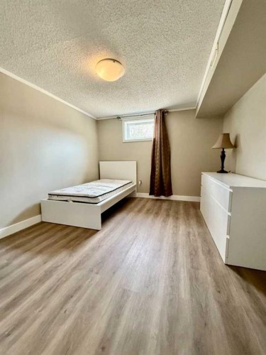100 Silica Place, Fort Mcmurray, AB - Indoor Photo Showing Bedroom
