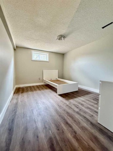 100 Silica Place, Fort Mcmurray, AB - Indoor Photo Showing Other Room