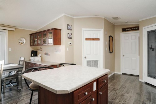164 Balsam Way, Fort Mcmurray, AB - Indoor Photo Showing Kitchen