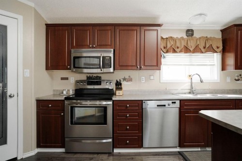 164 Balsam Way, Fort Mcmurray, AB - Indoor Photo Showing Kitchen With Stainless Steel Kitchen