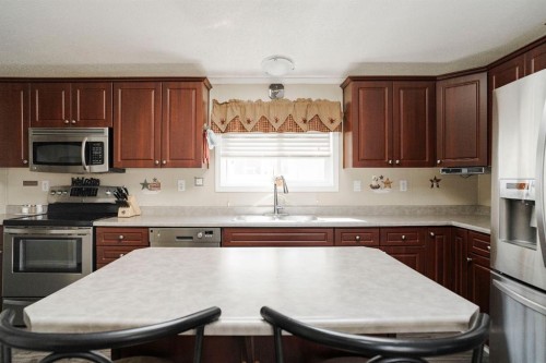 164 Balsam Way, Fort Mcmurray, AB - Indoor Photo Showing Kitchen With Stainless Steel Kitchen