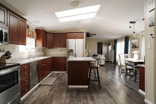 164 Balsam Way, Fort Mcmurray, AB - Indoor Photo Showing Kitchen With Stainless Steel Kitchen With Double Sink