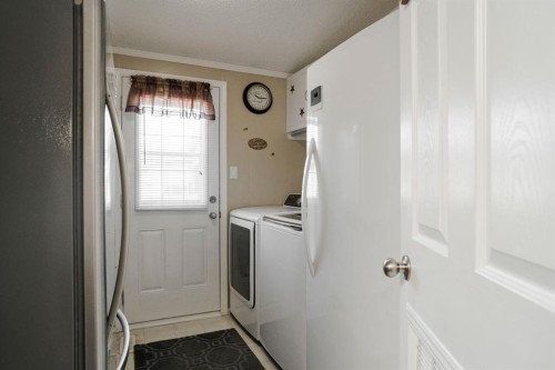 164 Balsam Way, Fort Mcmurray, AB - Indoor Photo Showing Laundry Room