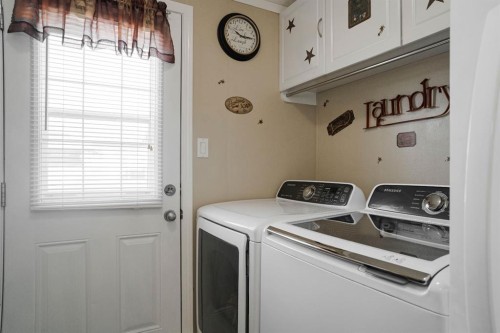 164 Balsam Way, Fort Mcmurray, AB - Indoor Photo Showing Laundry Room