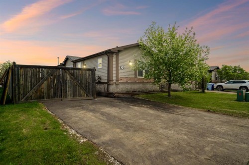164 Balsam Way, Fort Mcmurray, AB - Outdoor
