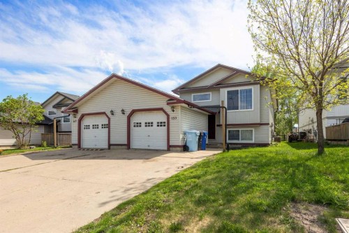 153 Leitner Gate, Fort Mcmurray, AB - Outdoor With Facade