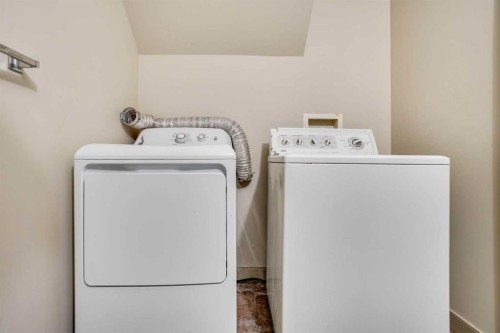 258 Fox Crescent, Fort Mcmurray, AB - Indoor Photo Showing Laundry Room