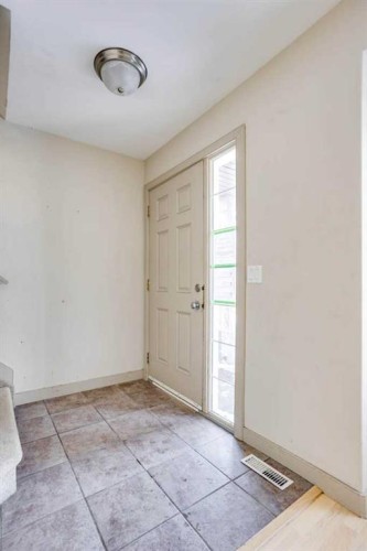 258 Fox Crescent, Fort Mcmurray, AB - Indoor Photo Showing Other Room
