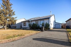 105 Farrell Cove Fort Mcmurray, AB T9K 1N9
