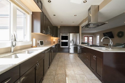336 Ermine Crescent, Fort Mcmurray, AB - Indoor Photo Showing Kitchen With Upgraded Kitchen