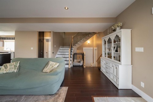 336 Ermine Crescent, Fort Mcmurray, AB - Indoor Photo Showing Living Room