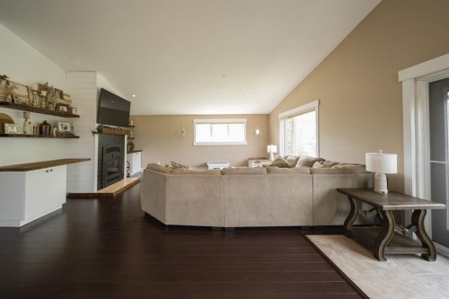 336 Ermine Crescent, Fort Mcmurray, AB - Indoor Photo Showing Living Room