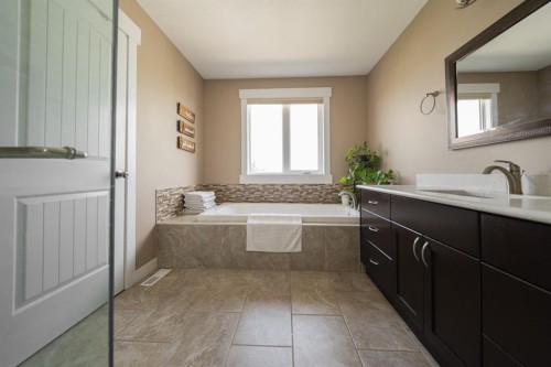 336 Ermine Crescent, Fort Mcmurray, AB - Indoor Photo Showing Bathroom
