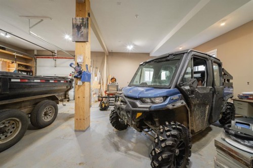 336 Ermine Crescent, Fort Mcmurray, AB - Indoor Photo Showing Garage