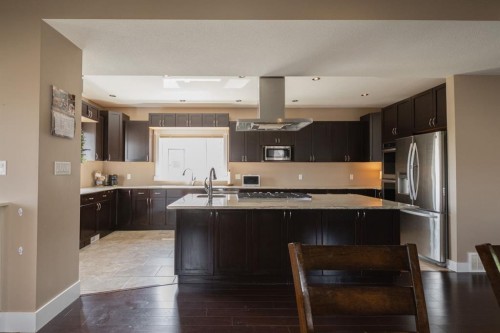 336 Ermine Crescent, Fort Mcmurray, AB - Indoor Photo Showing Kitchen With Stainless Steel Kitchen With Double Sink With Upgraded Kitchen