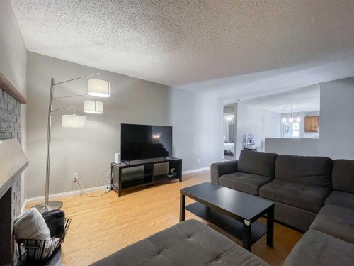 188 Blanchett Road, Fort Mcmurray, AB - Indoor Photo Showing Living Room