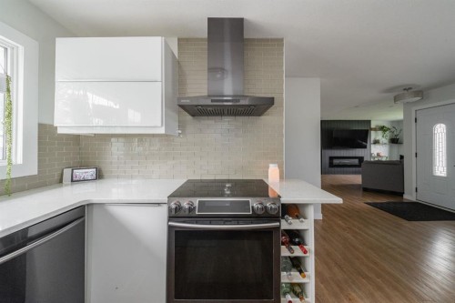 49 Centennial Drive, Fort Mcmurray, AB - Indoor Photo Showing Kitchen