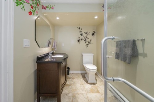 49 Centennial Drive, Fort Mcmurray, AB - Indoor Photo Showing Bathroom