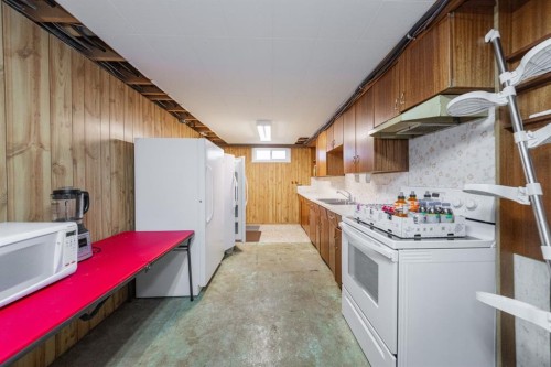 49 Centennial Drive, Fort Mcmurray, AB - Indoor Photo Showing Kitchen