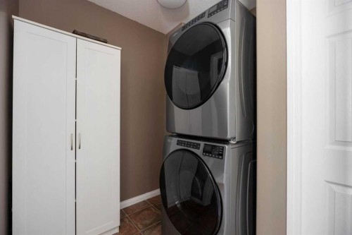 148 Fox Crescent, Fort Mcmurray, AB - Indoor Photo Showing Laundry Room