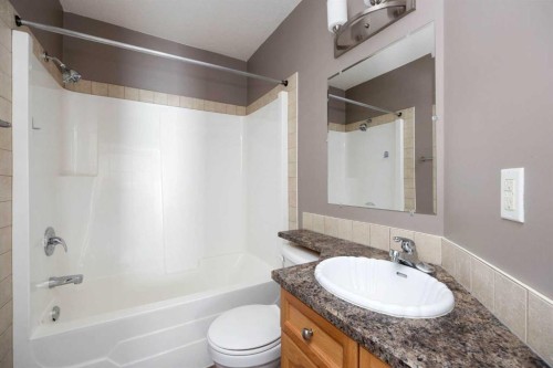 148 Fox Crescent, Fort Mcmurray, AB - Indoor Photo Showing Bathroom