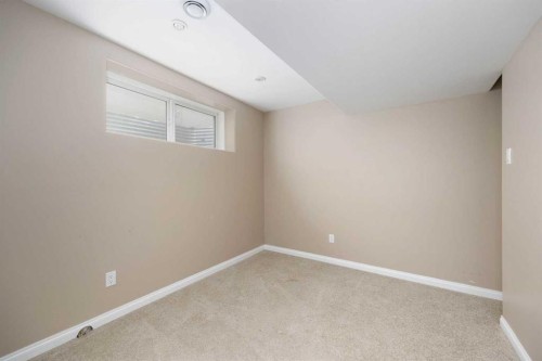 148 Fox Crescent, Fort Mcmurray, AB - Indoor Photo Showing Other Room