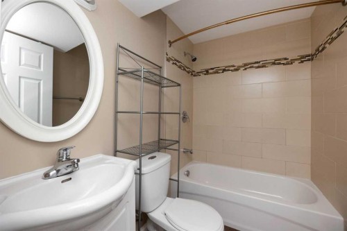 148 Fox Crescent, Fort Mcmurray, AB - Indoor Photo Showing Bathroom