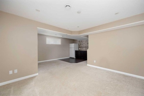 148 Fox Crescent, Fort Mcmurray, AB - Indoor Photo Showing Other Room