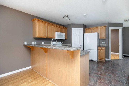 148 Fox Crescent, Fort Mcmurray, AB - Indoor Photo Showing Kitchen