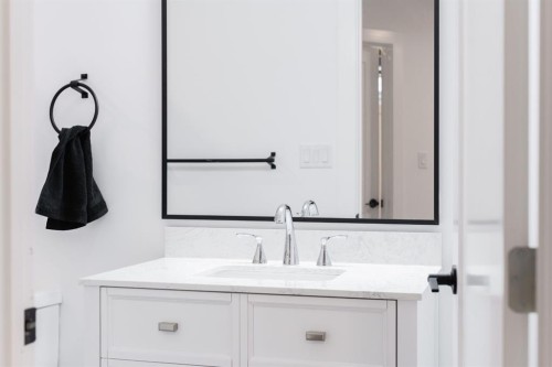 604 Athabasca Avenue, Fort Mcmurray, AB - Indoor Photo Showing Bathroom
