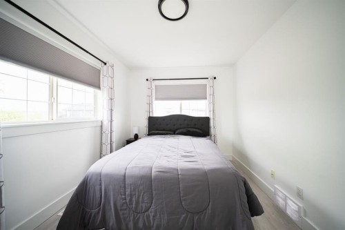 604 Athabasca Avenue, Fort Mcmurray, AB - Indoor Photo Showing Bedroom
