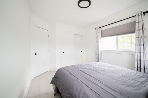 604 Athabasca Avenue, Fort Mcmurray, AB - Indoor Photo Showing Bedroom