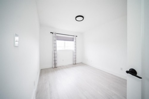604 Athabasca Avenue, Fort Mcmurray, AB - Indoor Photo Showing Other Room