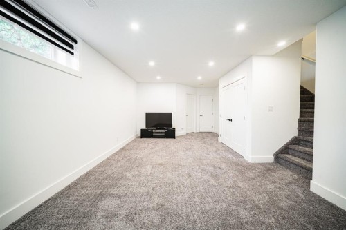 604 Athabasca Avenue, Fort Mcmurray, AB - Indoor Photo Showing Other Room
