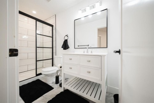 604 Athabasca Avenue, Fort Mcmurray, AB - Indoor Photo Showing Bathroom