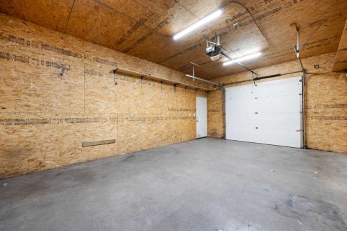725 Beacon Hill Drive, Fort Mcmurray, AB - Indoor Photo Showing Garage