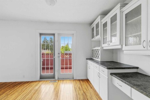 202 Bird Crescent, Fort Mcmurray, AB - Indoor Photo Showing Kitchen