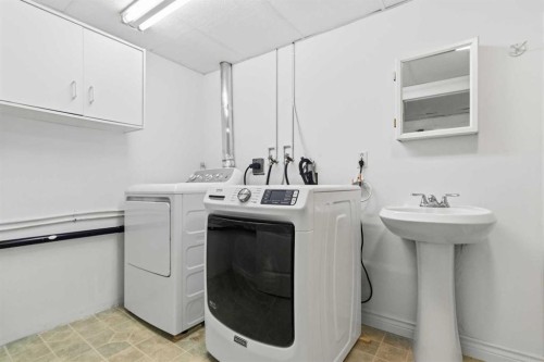 202 Bird Crescent, Fort Mcmurray, AB - Indoor Photo Showing Laundry Room