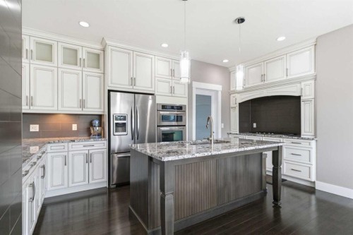 112 Dixon Road, Fort Mcmurray, AB - Indoor Photo Showing Kitchen With Upgraded Kitchen