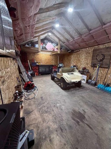 120 Hunter Street, Fort Mcmurray, AB - Indoor Photo Showing Other Room