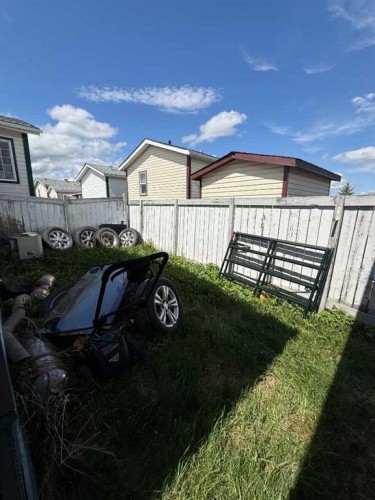 120 Hunter Street, Fort Mcmurray, AB - Outdoor