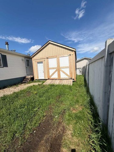 120 Hunter Street, Fort Mcmurray, AB - Outdoor