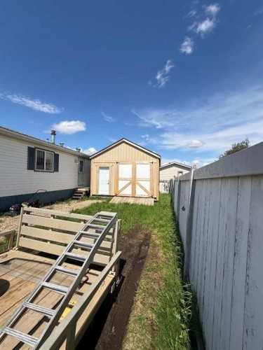 120 Hunter Street, Fort Mcmurray, AB - Outdoor