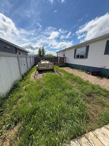 120 Hunter Street, Fort Mcmurray, AB - Outdoor