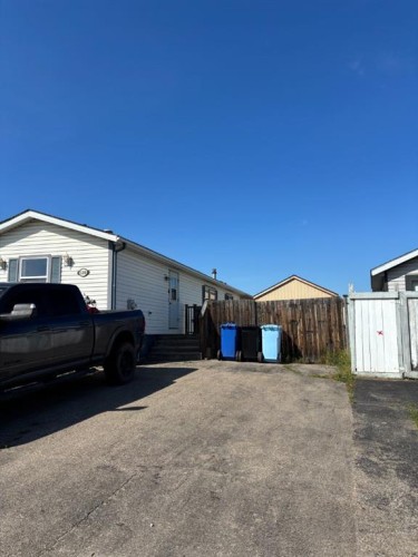 120 Hunter Street, Fort Mcmurray, AB - Outdoor