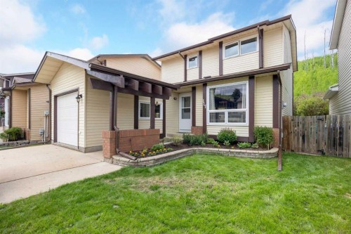 117 Goodwin Place  Fort Mcmurray, AB T9J 1K1