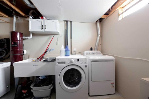117 Goodwin Place, Fort Mcmurray, AB - Indoor Photo Showing Laundry Room