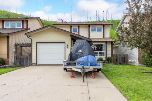 117 Goodwin Place, Fort Mcmurray, AB - Outdoor With Exterior